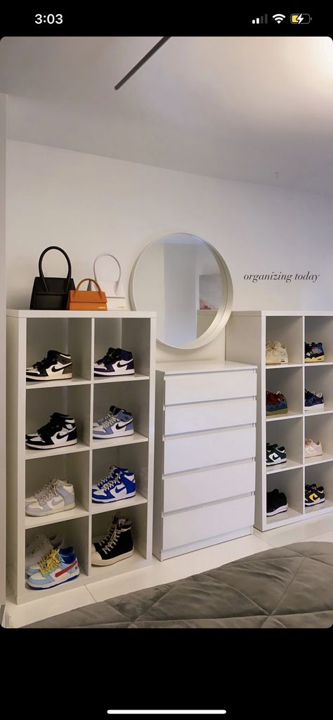 Small Wardrobe Organisation, Shoes Organization, Townhome Decorating, Organization Aesthetic, Girl Apartment Decor, Room Organisation, Luxury Room Bedroom, Wardrobe Organisation, Dream Apartment Decor