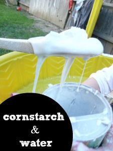 Cornstarch And Water, Corn Starch And Water, Magic Science, Preschool Mom, Cool Science Experiments, Messy Play, Science Fair Projects, Preschool Books, Learning Science