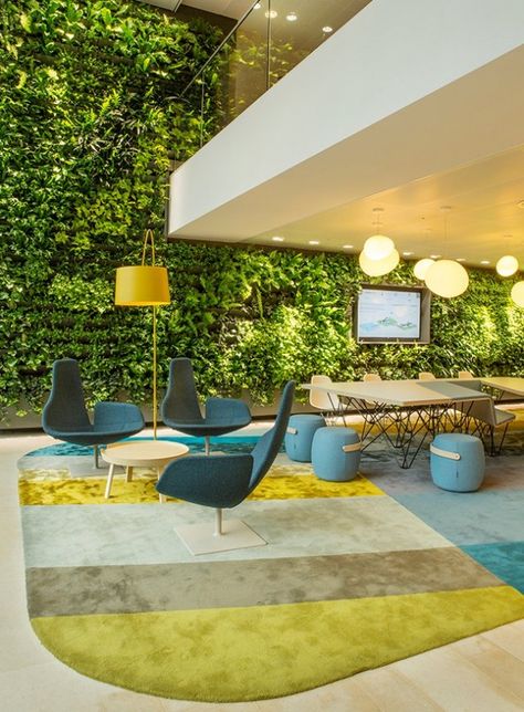 Ambientes de trabalho inspiradores... #produtividade #workspaces #criativos Interior Kantor, Green Office, Office Lounge, Open Office, Workplace Design, Office Inspiration, Office Interior Design, Commercial Design, Modern Office