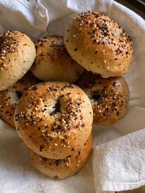 Everything bagels Bread Aesthetic, Everything Bagels, Bagel Bread, Food C, Food Is Fuel, Bagels, Pretty Food, Food Cravings, Aesthetic Food