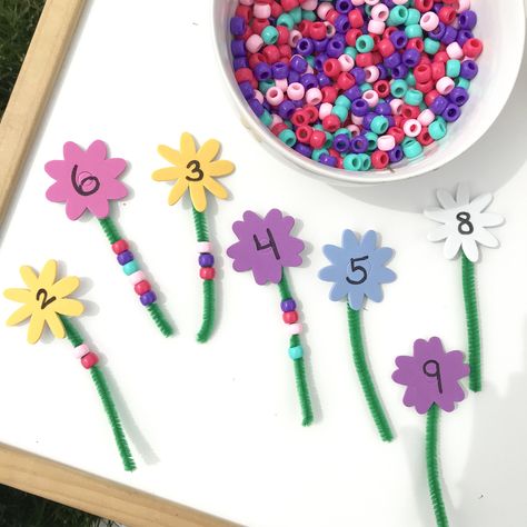 Spring Preschool Activities, Spring Crafts Preschool, Maluchy Montessori, Homeschool Preschool Activities, Spring Preschool, Toddler Arts And Crafts, Daycare Activities, Aktivitas Montessori, Math Activities Preschool