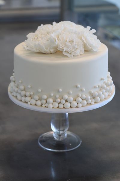 Small-Wedding-Cake. Cake Ball, Small Wedding Cakes, Wedding Dessert, Simple Wedding Cake, Engagement Cakes, Cake Gallery, Cake Balls, Small Cake, Tiered Wedding Cake