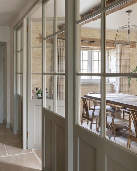 Glazed Partition, Crittal Doors, Modern Country Decor, Cotswold Cottage, Glass Partition Wall, 카페 인테리어 디자인, Cottage Interior, Interior Windows, Kitchen Door