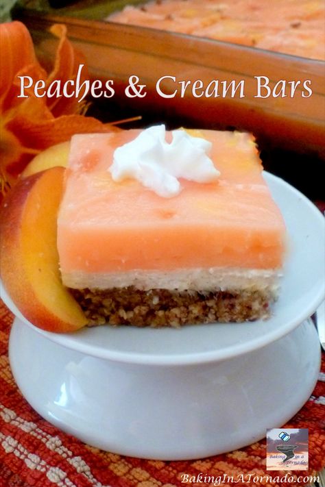 Summer Dessert Bars, Peach Bars, Peaches Cream Cheese, Pecan Crust, Dreamy Desserts, Berry Recipes, Summertime Recipes, Friends Food, Best Sweets