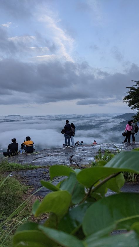 Idukki Photography, Kerala Vibes, Bangalore City, Nature Aesthetics, Kerala Tourism, Jesus Photo, Trippy Wallpaper, Mountain Photography, Birthday Template