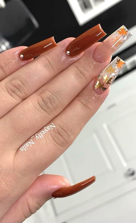 Fall Nails Simple Acrylic, Fall Acrylic Nails Ideas Coffin, Girly Fall Nails Acrylic, Fall Medium Nails Acrylic, Fall Nail Designs Acrylic Coffin Brown, Fall French Acrylic Nails, Clear Nail Designs For Fall, Clear Fall Acrylic Nails, Medium Fall Nails Acrylic