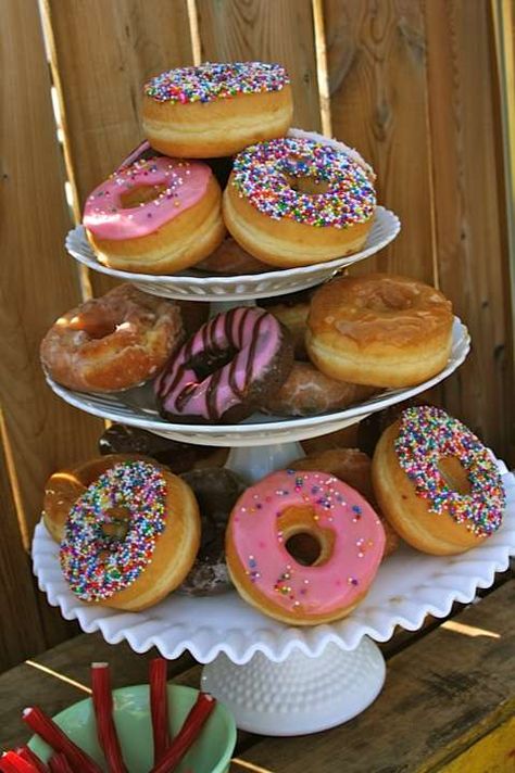 Doughnut Party, Donut Themed Birthday Party, Donuts Donuts, Grown Up Parties, Birthday Donuts, Nutella Brownies, Donut Birthday Parties, Barbie Birthday Party, Donut Party