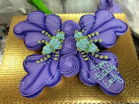 Butter fly pull apart cake Butterfly Cupcake Cake, Pull Apart Cupcake, Pull Apart Cupcake Cake, Pull Apart Cake, Butterfly Cupcakes, Pull Apart Cupcakes, Cupcake Designs, Barbie Birthday, Cupcake Cake