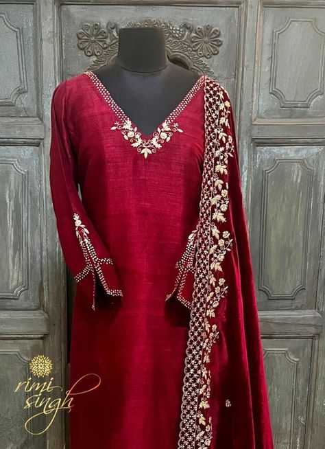 Red Suit Embroidery Design, Designer Dresses Elegant, Heavy Dresses, Velvet Dress Designs, Designer Kurti Patterns, Dress Design Patterns, Kurti Neck Designs, Sleeves Designs For Dresses, Kurta Designs Women