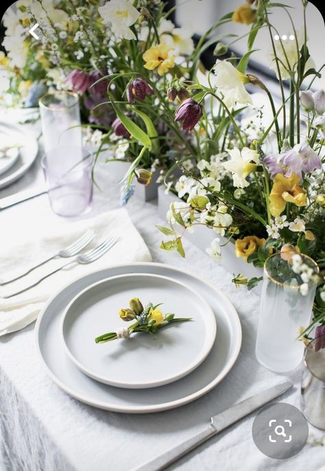 Coco Kelley, Tall Grasses, Modern Easter, Floral Meadow, Mustard Flowers, Boozy Brunch, Yellow Daffodils, Happy Flowers, Yellow Wedding