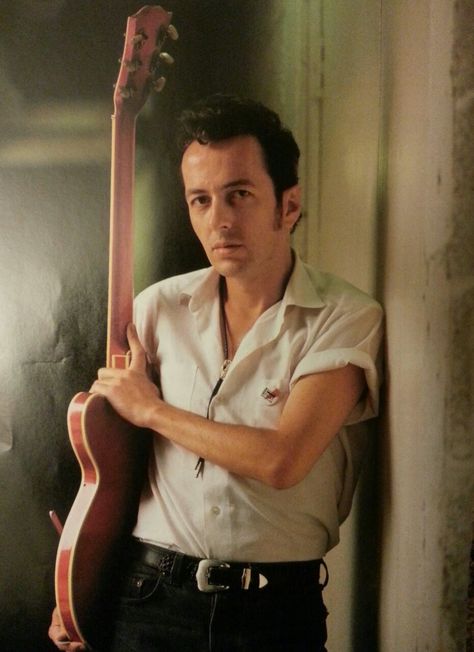 Joe Strummer The Future Is Unwritten, Paul Simonon, Mick Jones, New Wave Music, British Punk, Joe Strummer, The Pretty Reckless, Charming Man, Punk Rock Bands