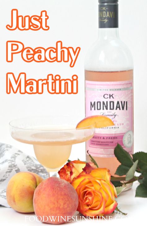 Martini Recipes Easy, Peach Martini, Perfect Martini, Martinis Drinks, Lemon Drop Martini, Cocktail Serving, Peach Juice, Creative Cocktail, Watermelon Salad