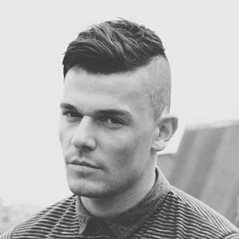 Shaved Sides Long Top Haircut Shaved Sides Long Top, Mens Haircut Shaved Sides, Shaved Side Haircut, Side Haircut, Top Haircuts For Men, Hair Cuts 2017, Mens Hairstyles With Beard, Shaved Side Hairstyles, Best Shave