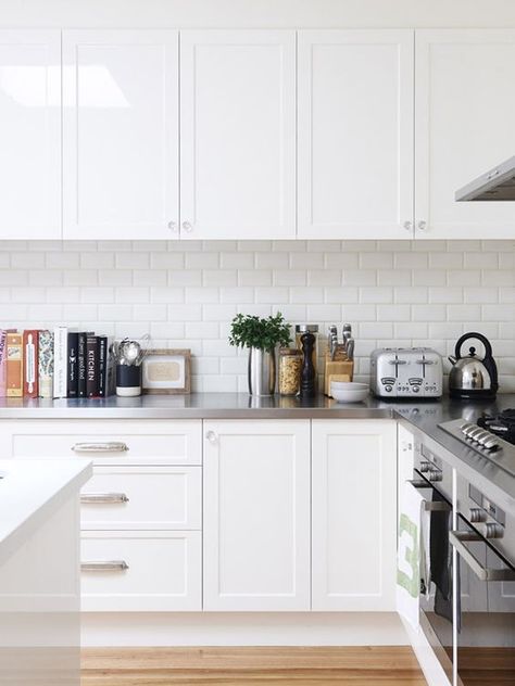 Kitchen With Gray Countertops, Stainless Steel Kitchen Countertops, Replacing Kitchen Countertops, Grey Countertops, Stainless Steel Countertops, Concrete Kitchen, Classic Kitchen, St Lawrence, Kitchen Benches