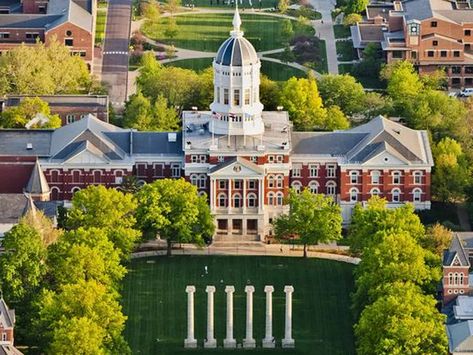 Mizzou Dorm, College Move In Day, Move In Day, Best Hangers, Greek Town, Philanthropy Events, College Mom, College Visit, Columbia Missouri