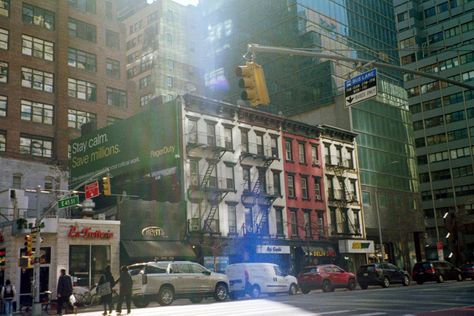 New York 2000s, 2000s New York, Scene Film, Nyc Dream, Manhattan Fashion, New York Film, City That Never Sleeps, Park Avenue, Early 2000s