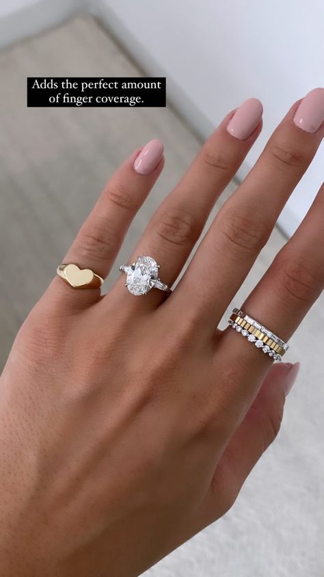 Mixing Gold And Silver Rings, Haley Bieber, Dream Wedding Ring, Ring Stack, Gold And Silver Rings, Jewelry Lookbook, Dream Ring, Jewelry Inspo, Dream Jewelry