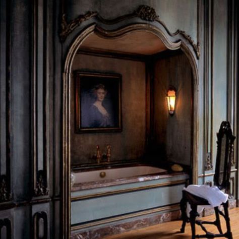 french bathroomLooks more British but beautiful nonetheless. Unique Bathtubs, Belgian Interior Design, Bathtub Alcove, Dark And Moody Interiors, Romantic Bathrooms, Gothic Bathroom, Moody Interiors, Dark Interiors, Design Del Prodotto