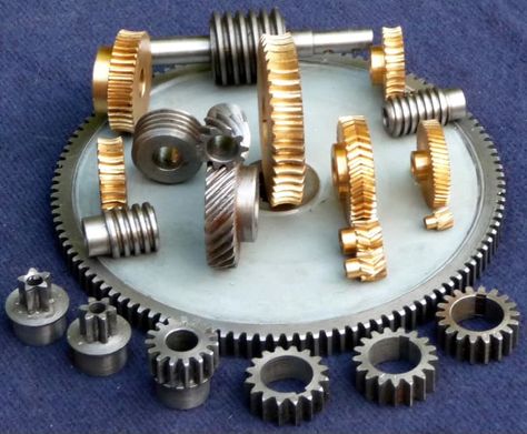 Build Your Own Hobbing Machine. - Gear & Pulley engineering - Eng-Tips Milling Machine Projects, Horizontal Milling Machine, Pulleys And Gears, Metal Working Machines, Metal Lathe Projects, Machine Shop Projects, Industrial Gears, Machining Metal Projects, Metal Workshop