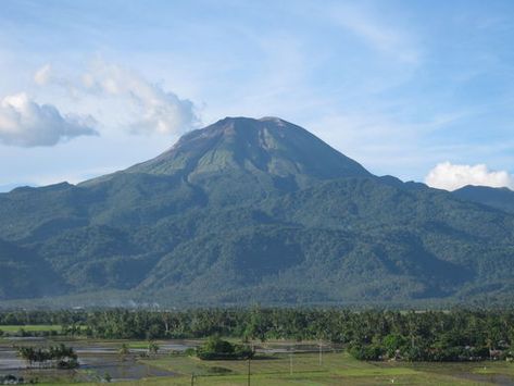 Volcano In Philippines, Kanlaon Volcano, Last Shadow, Made In Heaven, Mount Rainier, Volcano, Mother Earth, Philippines, Steam