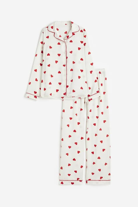 Valentines Pjs, Cute Pyjamas, Valentines Brunch, Galentines Day Ideas, Night Suit For Women, Cute Pajama, Pyjama Satin, Cute Nike Outfits, Future Outfit