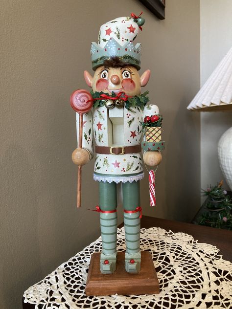 Nut Cracker Painting Ideas, Elf Nutcracker Ideas, Painted Nutcracker Ideas, Elf Nutcracker, Nutcracker Painting, Nutcracker Diy, Gingerbread Nutcracker, Painted Nutcracker, Nutcracker Ideas