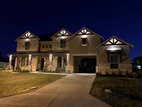 Eave Lighting Outdoor, Exterior Lighting On House At Night, Soffit Lighting Exterior, Exterior House Lighting, Soffit Lighting, Outside Lighting Ideas, Exterior House Lights, Led Light Installation, Lighting Exterior