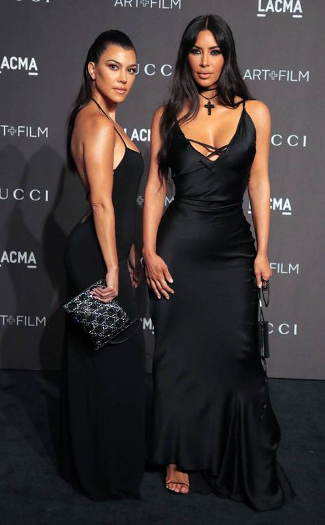 Kim Kardashian and Kourtney Kardashian from 2018 LACMA Art + Film Gala: Red Carpet Fashion | E! News Kardashian Red Carpet, Kim Kardashian And Kourtney, Kimberly Kardashian, Kardashian Outfit, Kardashian Family, Office Outfits Women, Feminine Power, Kardashian Style, Maxi Robes