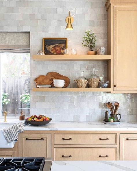 Floating Kitchen Shelves, Floating Kitchen, Kitchen Shelf Decor, Square Kitchen, Kitchen Backsplash Designs, Stunning Kitchens, Kitchen Room Design, Kitchen Tile, Kitchen Tiles Backsplash