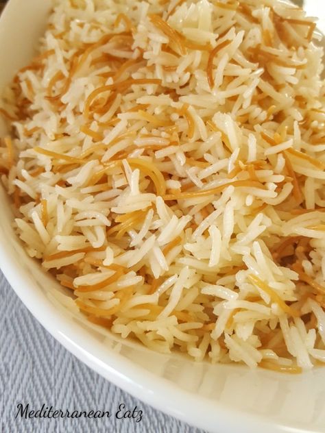 Lebanese Rice Pilaf, Rice Pilaf With Vermicelli, Vermicelli Rice Recipes, Iftar Dishes, Rice With Vermicelli, Lebanese Rice Recipe, Lebanese Rice, Mediterranean Rice, Arabisk Mad