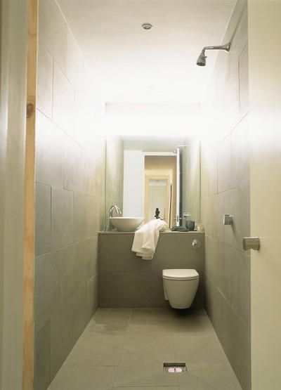 Small bath - gret way to turn a small bath into a three quarter bath Small Wet Room Ideas, Narrow Bathroom Layout, Tiny Wet Room, Small Wet Room, Wc Decoration, Small Shower Room, Wet Room Bathroom, Narrow Bathroom, Toilet Sink