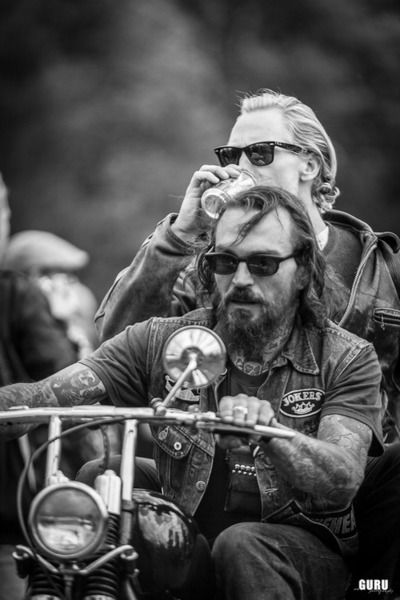 Biker Photos, Mc Ideas, Old School Motorcycles, Theme Garden, Boho Rock, Old School Vans, Cleveland Rocks, Biker Clubs, Biker Aesthetic