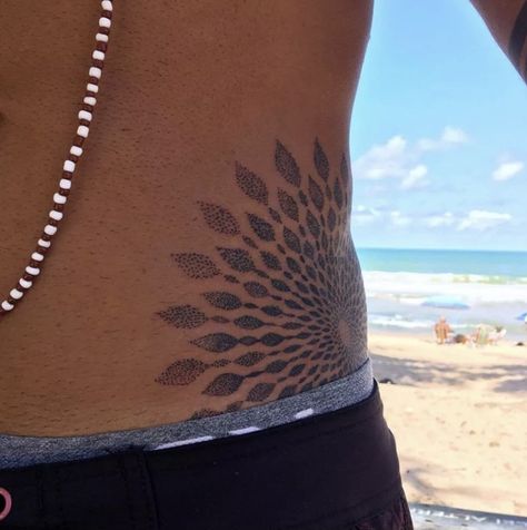 Mistletoe Tattoo, Mandala Tattoo Mann, Mandala Tattoo Men, Waist Tattoo, Tattoos 2022, Dotwork Tattoo Mandala, Mandala Tattoos For Women, Herren Hand Tattoos, Tato Maori