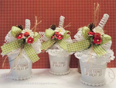 Mini Bucket Crafts, Small Metal Bucket Crafts, Small Bucket Craft Ideas, Bucket Crafts, Bucket Gifts, Bucket Ideas, Christmas Bucket, Crafts For Seniors, Christmas Blessings