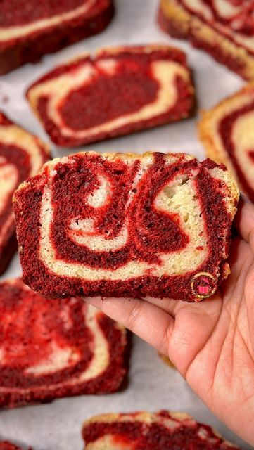 Red Velvet Marble Cake, Red Velvet Layer Cake, Marble Loaf Cake, Marble Loaf, Marble Cake, Delicious Cake, Yellow Cake, Loaf Cake, Fresh Cream