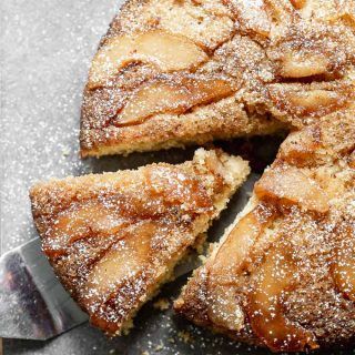 Pear Cake Recipes, Pear Upside Down Cake, Pear Dessert, Pear Cake, Pear Recipes, Fall Cakes, Upside Down Cake, Brown Butter, Let Them Eat Cake