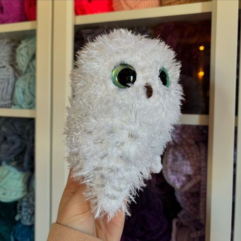 The fluffiest little Flurry the Owl from @curiouspapaya who is available now and just waiting for you to make! 🤩 I double stranded honey bunny and eyelash yarn! Eyes from @makinmeowgic 😻 #pattern #patternrelease #hobbiiyarn #premieryarn #crochet #amigurumi #yarn #crochetpattern #patterns Amigurumi Yarn, Eyelash Yarn, Honey Bunny, Waiting For You, Crochet Amigurumi, Eyelashes, Crochet Patterns, Amigurumi, Honey