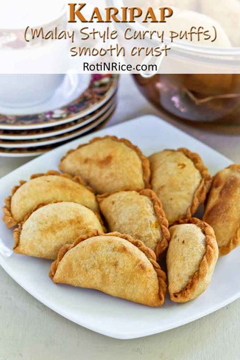 Malay Dishes, Curry Puff Recipe, Culture Cafe, Malaysian Curry, Curry Puffs, Malaysian Recipes, Curry Puff, Savoury Tarts, Potato Filling