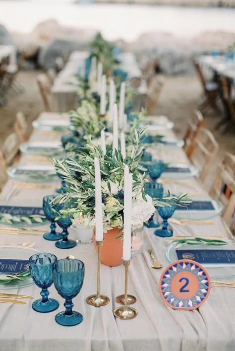 Santorini Party, Greek Wedding Theme, Greek Party Theme, Cornflower Blue Wedding, Mamma Mia Wedding, Greece Party, Greek Wedding Traditions, Fab Mood, Apple Wedding