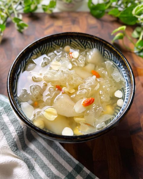 Snow Fungus Soup (with Pears) Chinese Pear Soup, Snow Fungus Soup, Korean Pear, Balsamic Carrots, Pear Soup, Chinese Soups, Herbal Soup, Healing Water, Dessert Soup