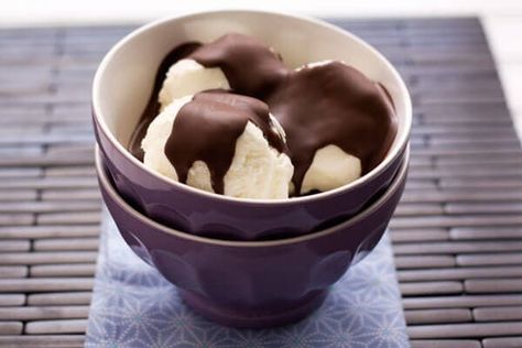 Chocolate Shell Ice Cream Topping Magic Shell Ice Cream Topping, Homemade Magic Shell, Homemade Chocolate Syrup, Chocolate Chip Cookie Pie, Handle The Heat, Coconut Oil Recipes, Diy Chocolate, Stuffed Shells Recipe, Chocolate Shells