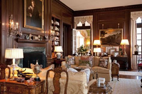 Malvern House, Campaign Design, Country Manor, Living Room Trends, Artistic Home, Mansions Homes, River House, Picture Hanging, Home Remodel