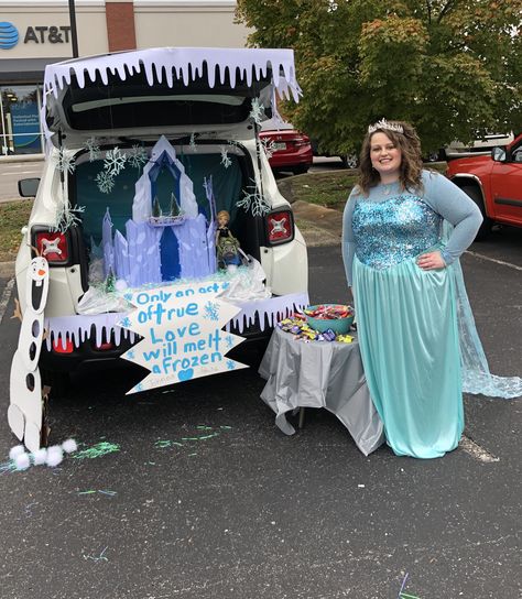 Elsa Trunk Or Treat, Frozen Trunk Or Treat, Church Trunk, Frozen Castle, Frozen Olaf, Trunk Or Treat, Anna White, Fall Festival, Olaf