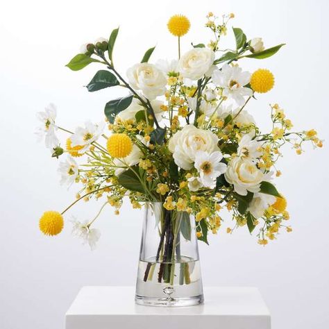 Yellow Flower Arrangements, White Cosmos, White Cosmo, Summer Flower Arrangements, Modern Glass Vases, White Flower Arrangements, Billy Buttons, Forever Flowers, Vase Arrangements