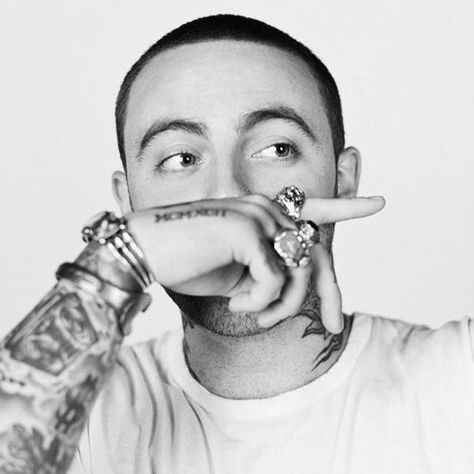 Mac Miller Portrait, Mac Miller Tattoos, Mac Collection, Neo Soul, Mac Miller, Big Mac, Hip Hop Rap, Poses For Men, Celebrities Male