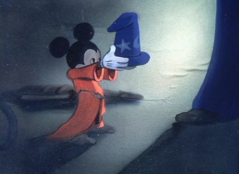 Disney concept art from the 1940's film, 'Fantasia'  Everyone's favorite, The Sorcerer's Apprentice! Mickey =) Art Of Disney, Aesthetic Disney, The Sorcerer's Apprentice, Animation Disney, Fantasia Disney, Disney Concept Art, Art Disney, Walt Disney Studios, Disney Favorites