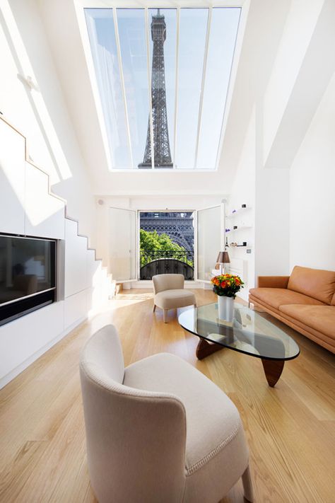 Luxury Modern Loft Apartment with Eiffel Tower View - Paris, France Vaulted Ceiling Living Room, Loft Interior, Apartment In Paris, Parisian Apartment, Paris Apartments, Beautiful Apartments, Home Design Decor, Best Interior Design, Apartment Design