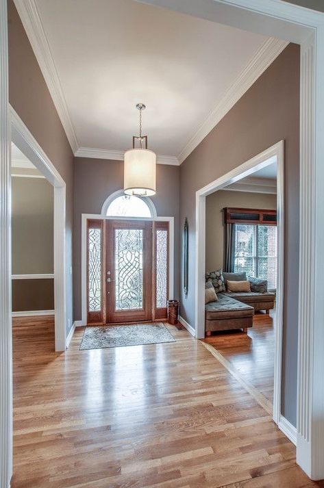 House Interior Foyer, Foyer Lighting Ideas, Foyer House, Interior Pillars, Foyer Remodel, Molding Detail, Rustic Foyer, Girls Bedroom Lighting, Open Foyer