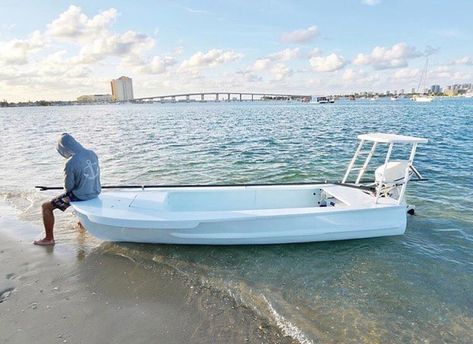 Custom built skiff f... - http://www.skifflife.com/2937079/custom-built-skiff-f/ Boat Storage Ideas, Micro Skiff, Skiff Boat, Flats Boats, Saltwater Boats, Jon Boats, Holographic Projection, Small Fishing Boats, Canoe Fishing