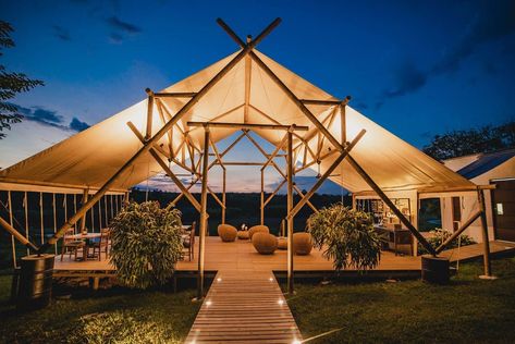 Extension Veranda, Tents Camping Glamping, Entre Rios, Tenda Camping, Glamping Resorts, Large Tent, Bamboo Architecture, Outdoor Club, Safari Tent